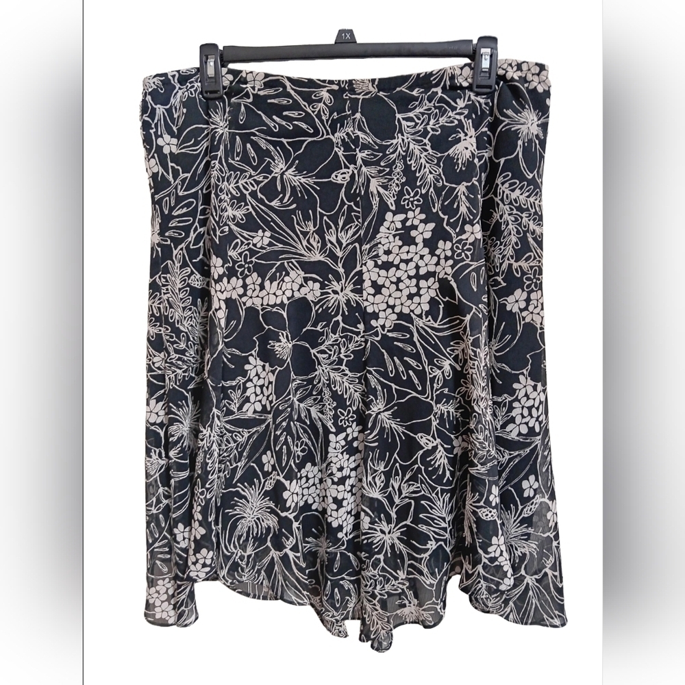 Liz & Co Black and White Asymmetrical Midi Skirt